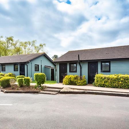 Villa The Vale Golf & Country Club Bishampton Exterior foto